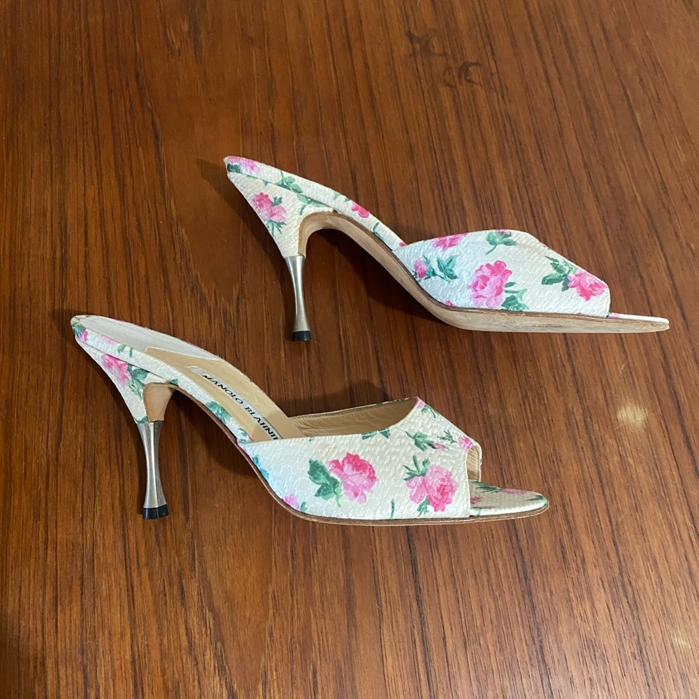 Manolo Blahnik mules size 38